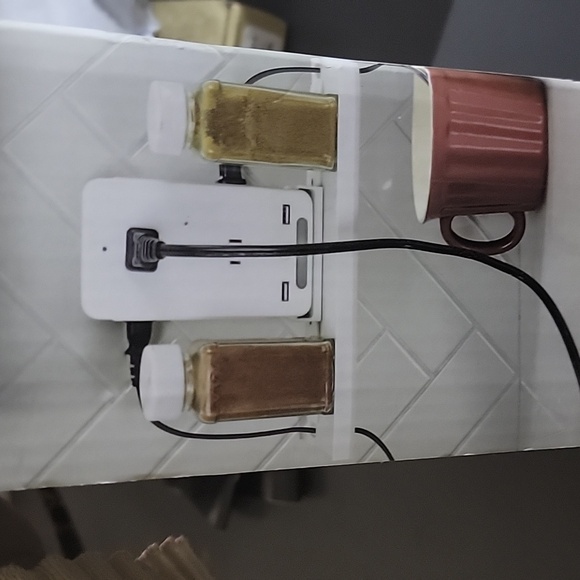 Sharper image socket shelf - Picture 2 of 5